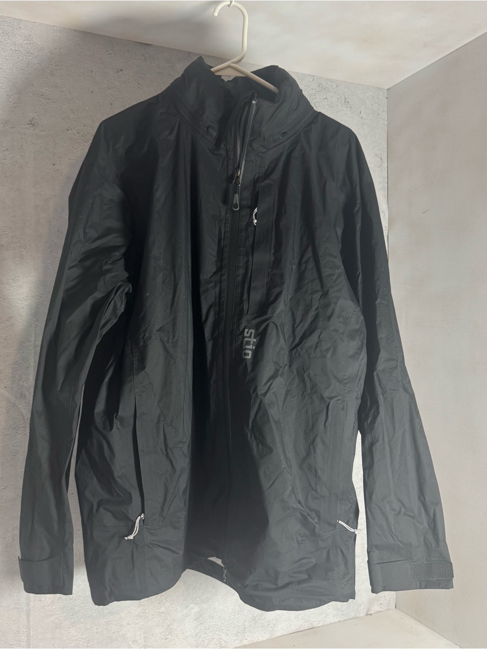 Stio Black Waterproof Men's Rain Shell